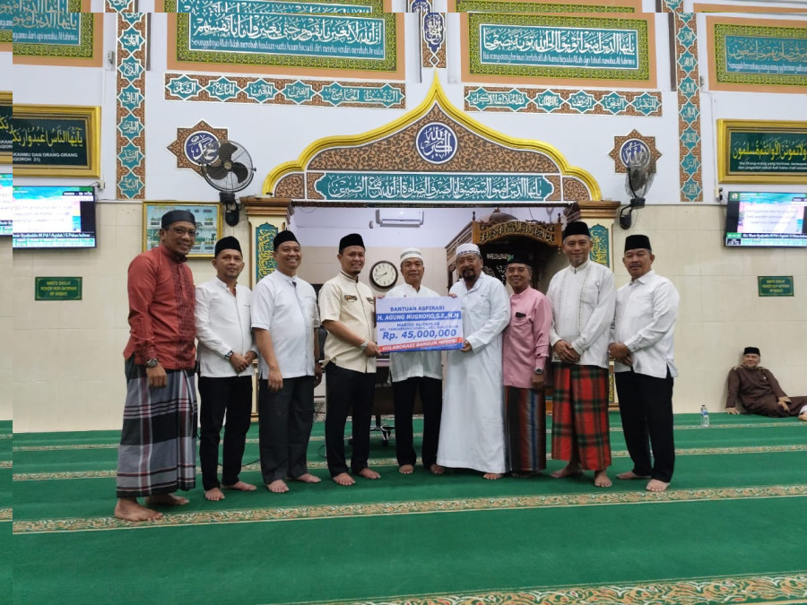 Makmurkan Masjid, Agung Nugroho Salurkan Dana Aspirasi ke Pengurus Masjid Al-Ikhlas