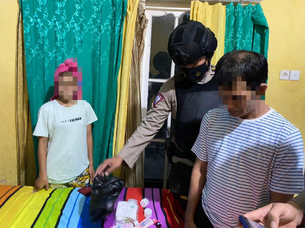 Kedapatan Simpan Sabu, Sepasang Kekasih Diamankan Tim Tembak Polres Kampar