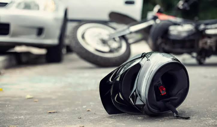 Kecelakaan Maut di Jalan Lintas Pekanbaru-Siak, Pengendara Motor Terkapar