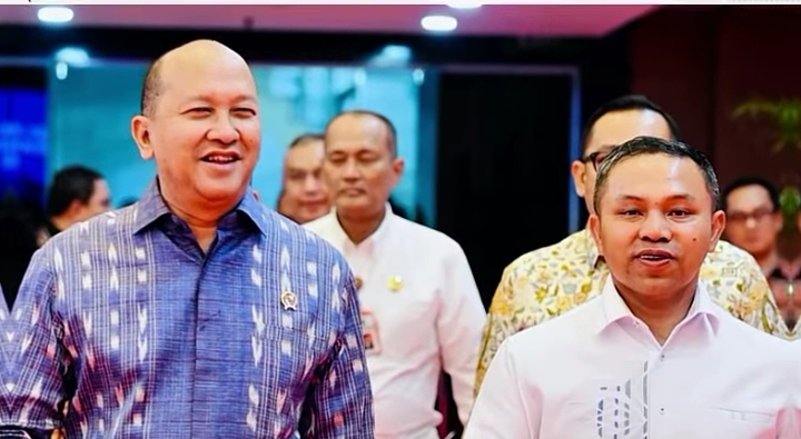 Jalan Tak Lagi Mampu Tahan Beban, Gubri Usul Rel Kereta Dumai–Inhu pada Menteri Investasi