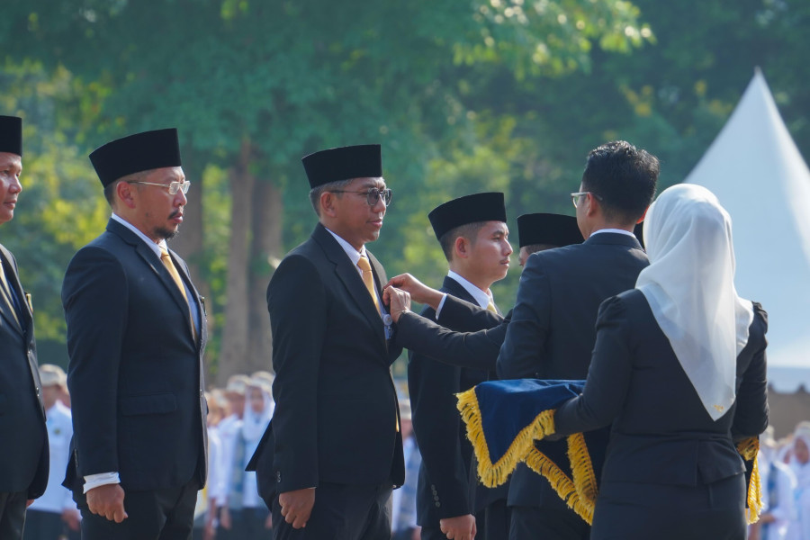Dua Pekerja SKK Migas Dapat Anugerah Satyalencana Wira Karya dari Presiden RI
