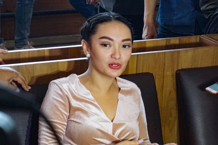 Zaskia Gotik Ngebet Ingin Punya Suami