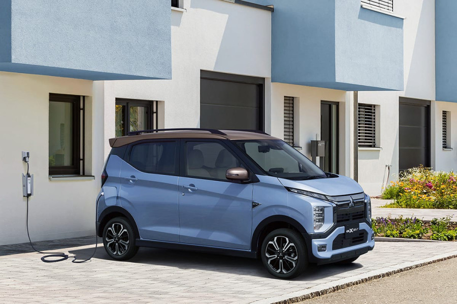 Mitsubishi Motors Rayakan Produksi Ke-100.000 dari Kendaraan Mini Full Listrik