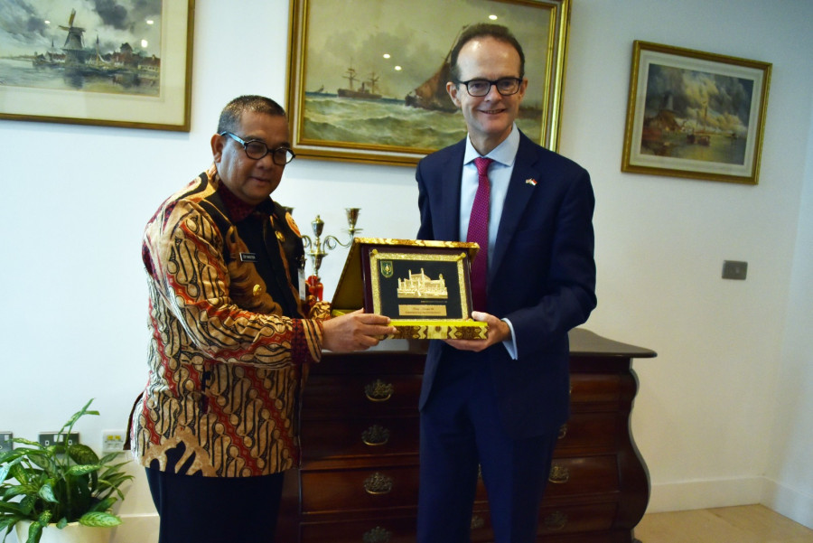 Gubri Edy Natar Perjuangkan Anggaran Lingkungan ke Kedutaan Inggris