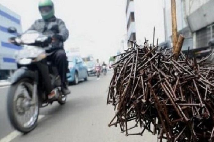 Viral di Medsos, Polsek Bukit Raya Buru Penyebar Ranjau Paku di Jalan SudirmanÂ 