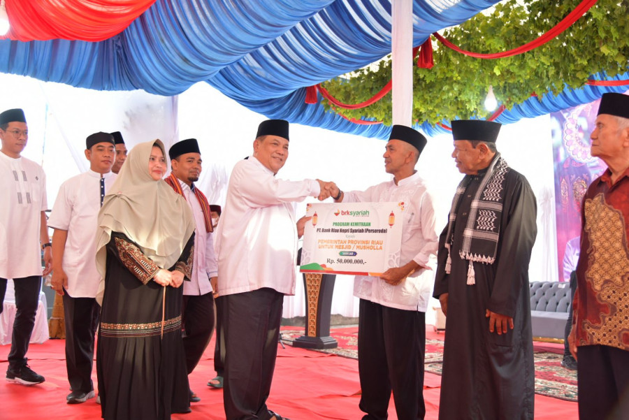 Pj Gubri dan Bupati Kasmarni Safari Ramadhan di Kecamatan Pinggir