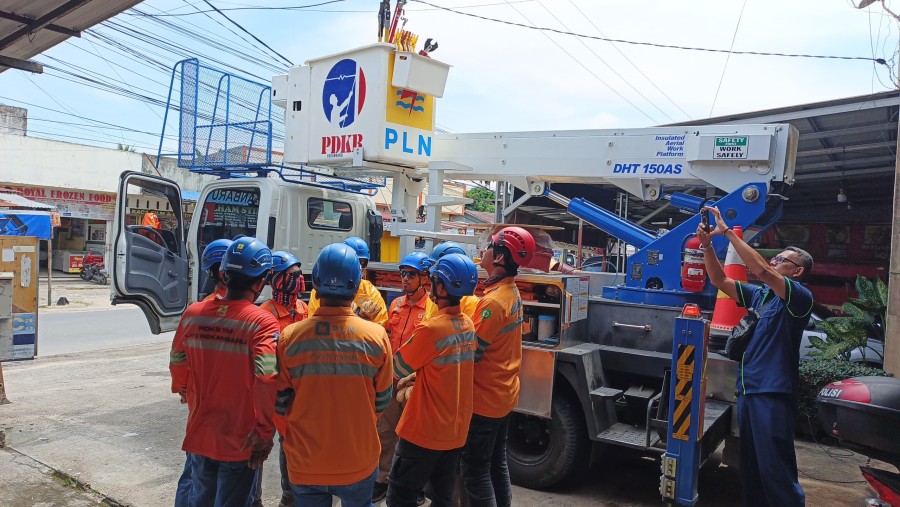 Listrik Mati 3 Hari di  Pematang Kapau Kulim, Usaha Warga Alami Kerugian