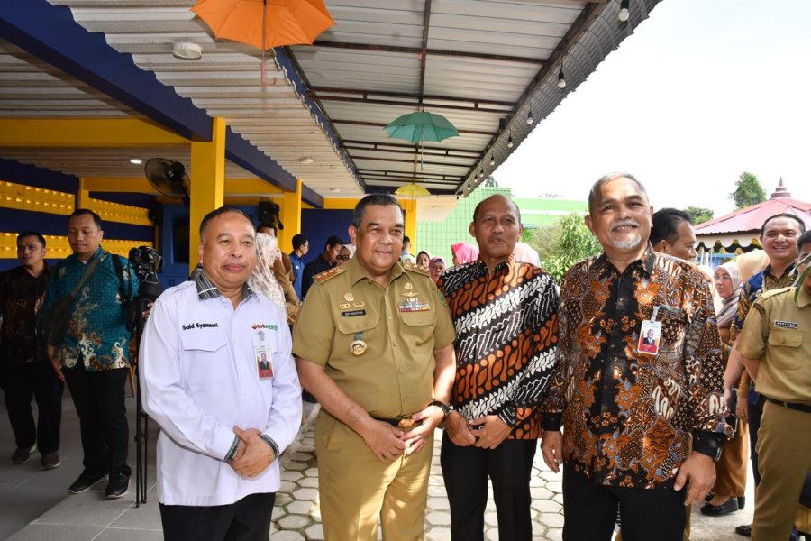 Sejalan dengan Gubri, BRK Syariah Lakukan Aksi 1 Pegawai 1 Bibit Pohon