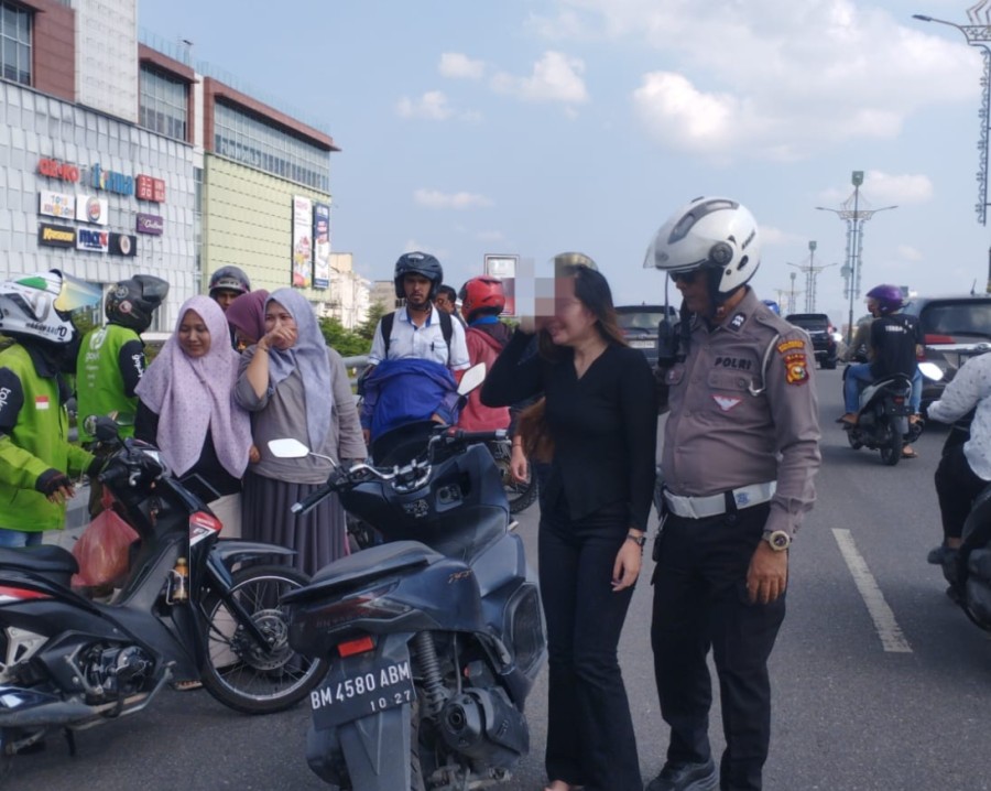 Polisi Gagalkan Aksi Bunuh Diri di Fly Over SKA