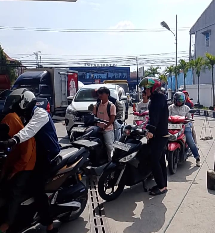Komisioner KI Riau Ingatkan Pertamina Patra Niaga dan Pemprov Riau Tidak  Sampaikan Informasi Hoax