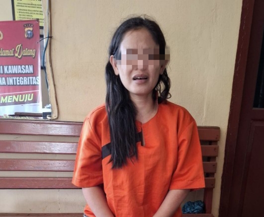 Polisi Ringkus Emak-emak Pengedar Sabu di Peranap Inhu