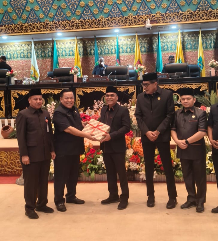 DPRD Riau Tekankan Transparansi Anggaran saat Paripurna Nota Keuangan APBD 2026