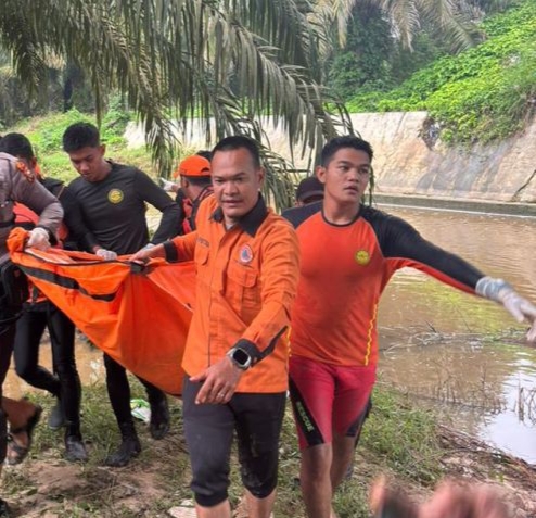 Bocah Tenggelam di Rohul Ditemukan 200 Meter dari Lokasi Kejadian