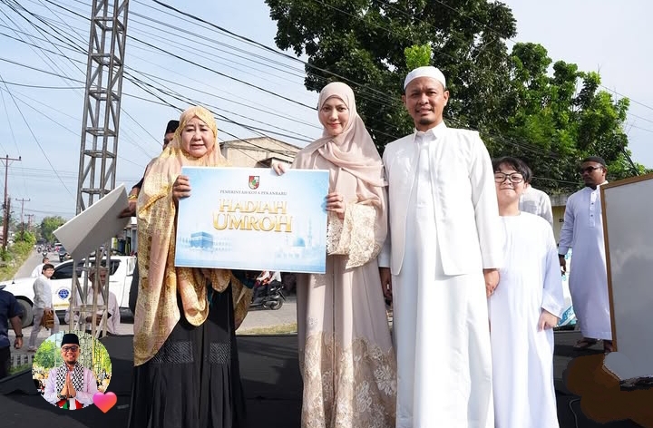 Momen Iduladha, Wako Pekanbaru Hadiahi Dua Jamaah Tiket Umrah