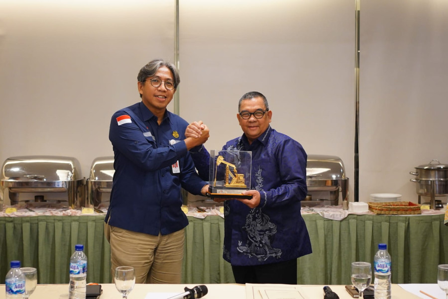 SKK Migas Sumbagut Sampaikan Kinerja Hulu Migas Riau pada Gubri