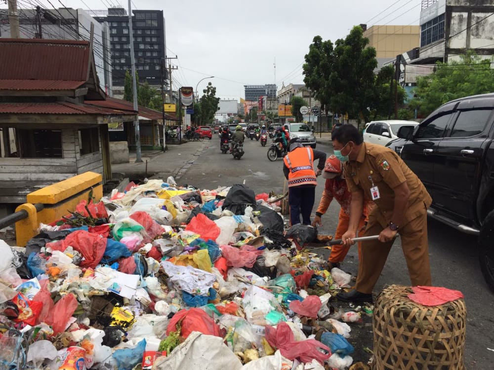 LAM Riau Sindir Pemko Pekanbaru Soal Sampah Berserakan