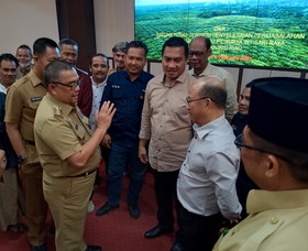 Gubri Selesaikan Konflik Lahan Antara Warga Okura dan PT SIR