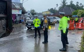 Ditlantas Polda Sumbar Terapkan Satu Arah di Jalur Padang-Bukittinggi