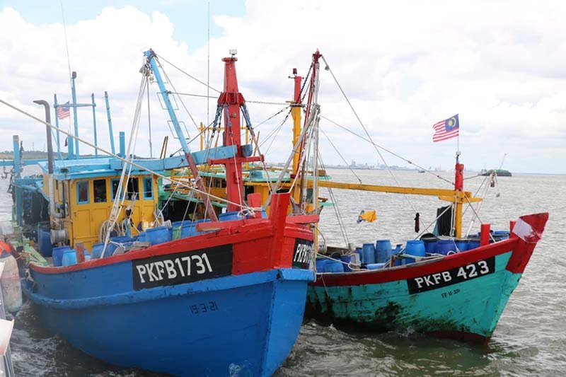 2 Kapal Malaysia Tertangkap Mencuri Ikan di Pulau Jemur Rokan Hilir
