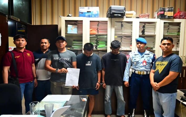 Bawa Ratusan Pil Ekstasi, 2 Pemuda Ditangkap di Pos Lanud Roesmin Nurjadin