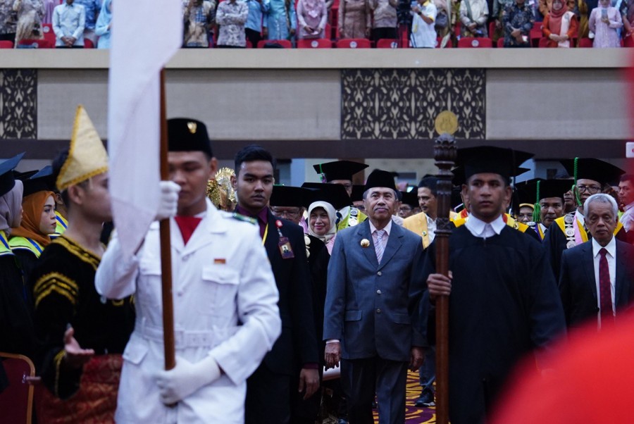 Gubri Syamsuar Berbagi Pengalaman di Hadapan Ribuan Mahasiswa UNP