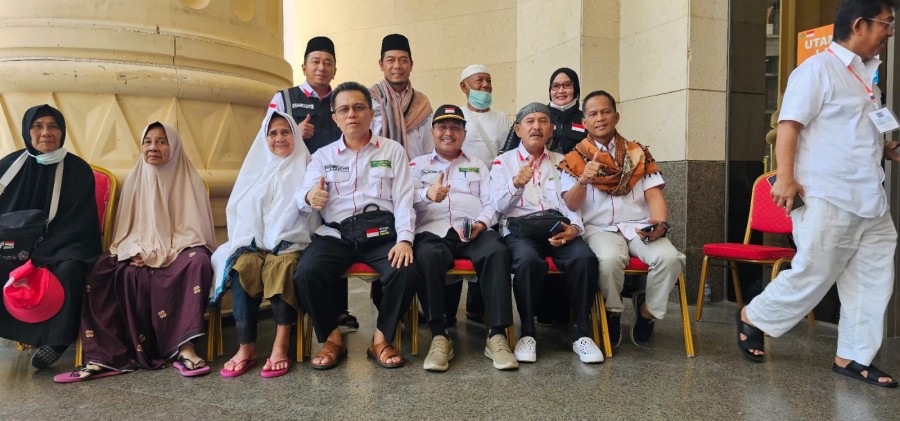 Kakanwil Kemenag Riau Sambangi Kloter BTH 02 dan 04 di Mekkah