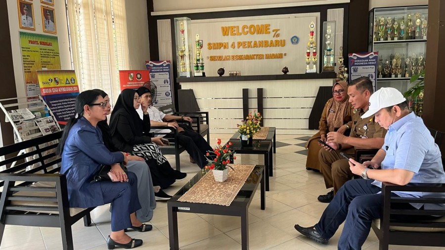 Tanggapi Polemik SPMB 2026, Komisi III Sidak ke SMPN 4 Pekanbaru