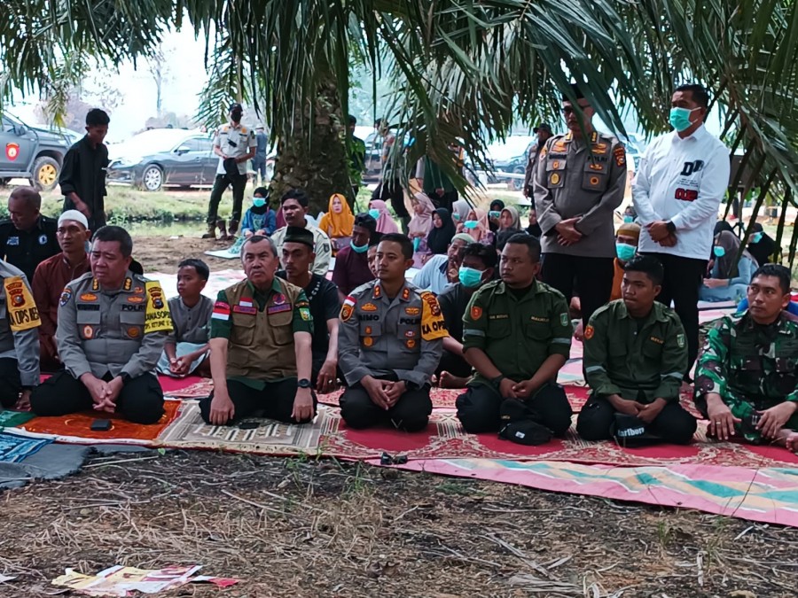 Selain Padamkan Karhutla Gubri Gelar Sholat Istisqa di Pinang Kampai Dumai