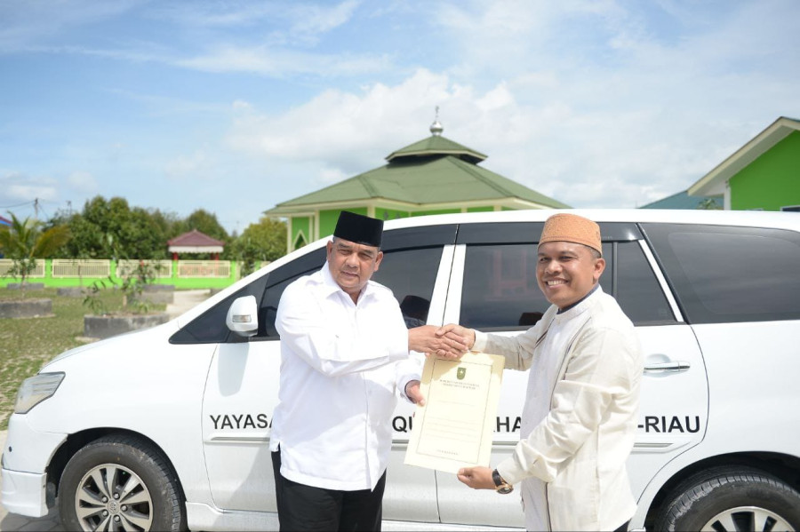 Dukung Yayasan Penghafal Al-Quran, Gubri Edy Serahkan Kendaraan Operasional