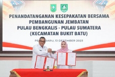 Gubri dan Bupati Bengkalis MoU Pembangunan Jembatan Pulau Bengkalis-Sumatera