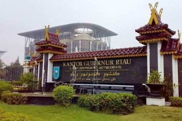 Gubri Tunjuk Ely Wardhana Jadi Plh Karo Pem dan Otda Riau