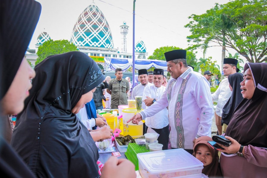 Bupati Alfedri Buka Pasar Beduk Samping Masjid Al-Fatah