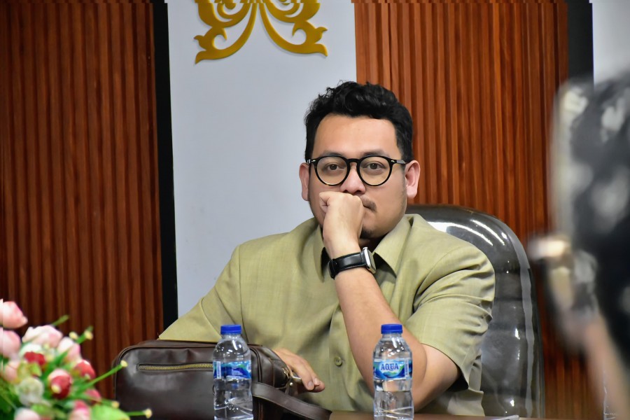 Pekanbaru Darurat Sampah, Rizky Bagus Oka Angkat Bicara