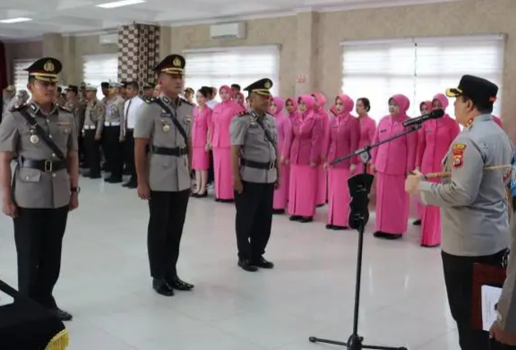 Kekacauan di Polsek Bukit Raya, Kompol David Richardo Naik Gantikan Syafnil
