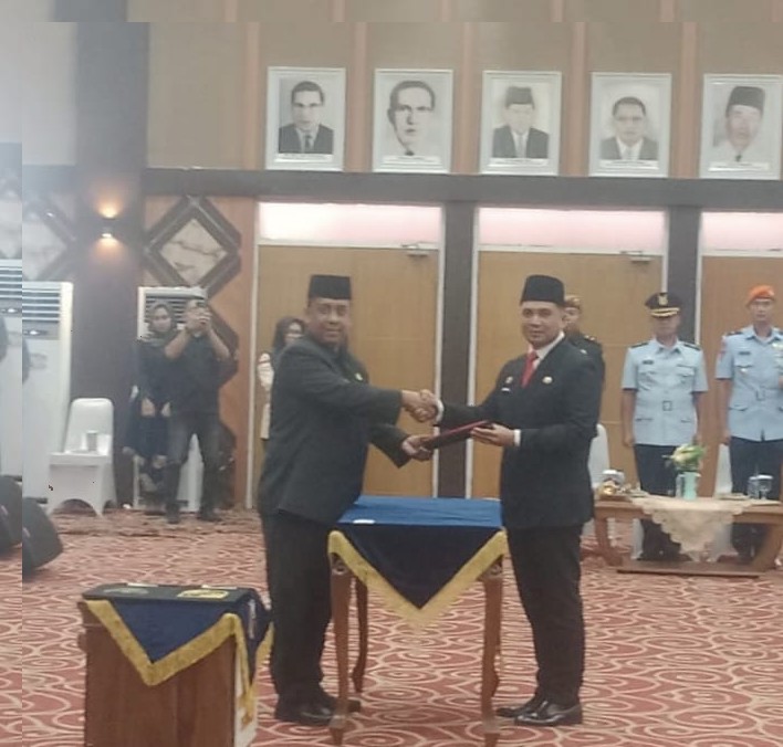 Pj Walikota Lantik Zulhelmi Arifin Sebagai Pj Sekdako Pekanbaru