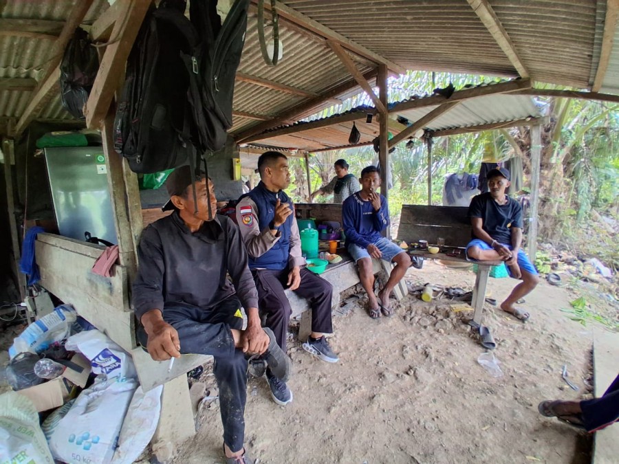 Polsek Rupat Aktif Dampingi Petani Jagung, Warga Merasa Lebih Termotivasi