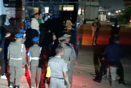 Tekan Pekat, Polres Pelalawan dan Tim Gabungan Tertibkan Warung Tuak