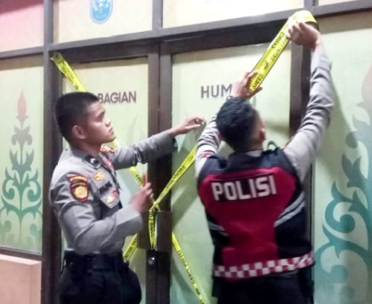 Ruangan Sub Bagian Humas DPRD Riau Disegel Penyidik Polda Riau