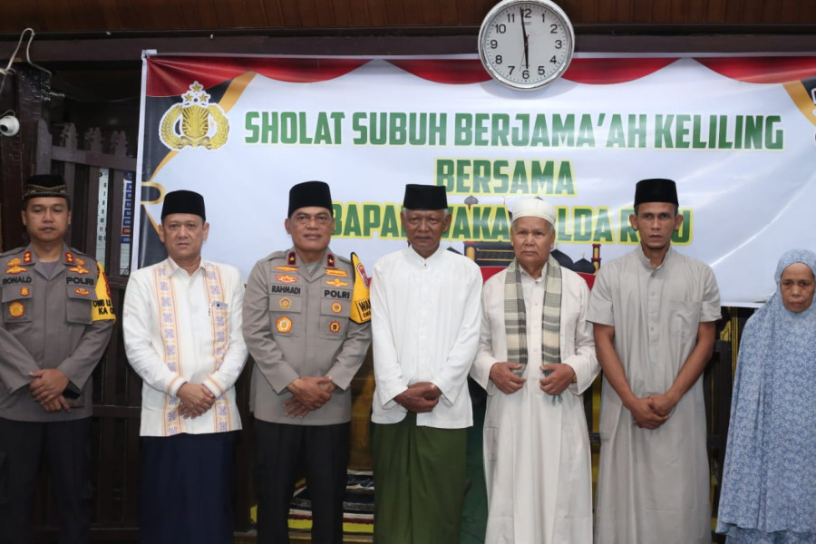 Sholat Subuh di Kampar, Wakapolda Riau Ingatkan Warga Tidak Termakan Hoax