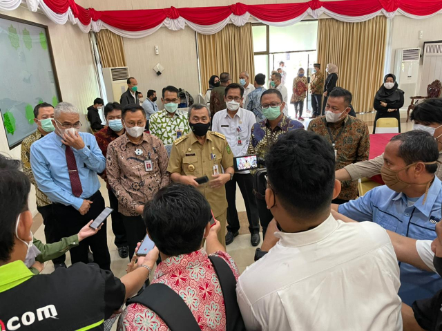 Kepala OJK Riau : Launching Program Kredit Riau Melawan Rentenir Bagian Ikhtiar