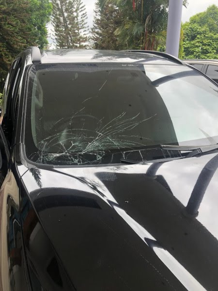 Mobil Anggota DPRD Kuansing di Lempar OTK di Gunung Toar