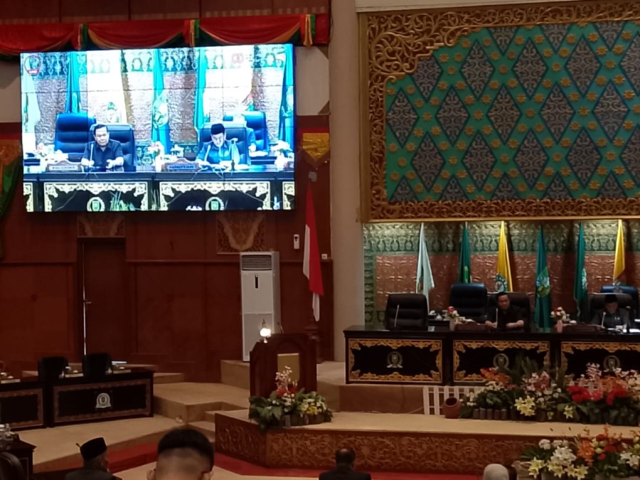 Hadir di DPRD Riau, SF Hariyanto Ogah Komentari  Hubungannya dengan Gubri Wahid