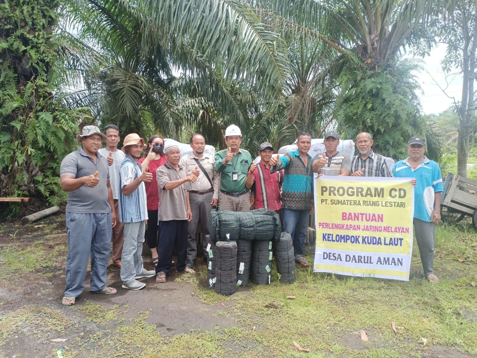 PT SRL Salurkan Bantuan  Alat Tangkap Ikan untuk Nelayan di Rupat