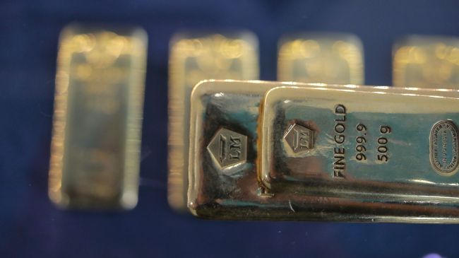Harga emas 24 karat Antam hari ini rontok Rp 12.000 per Gram