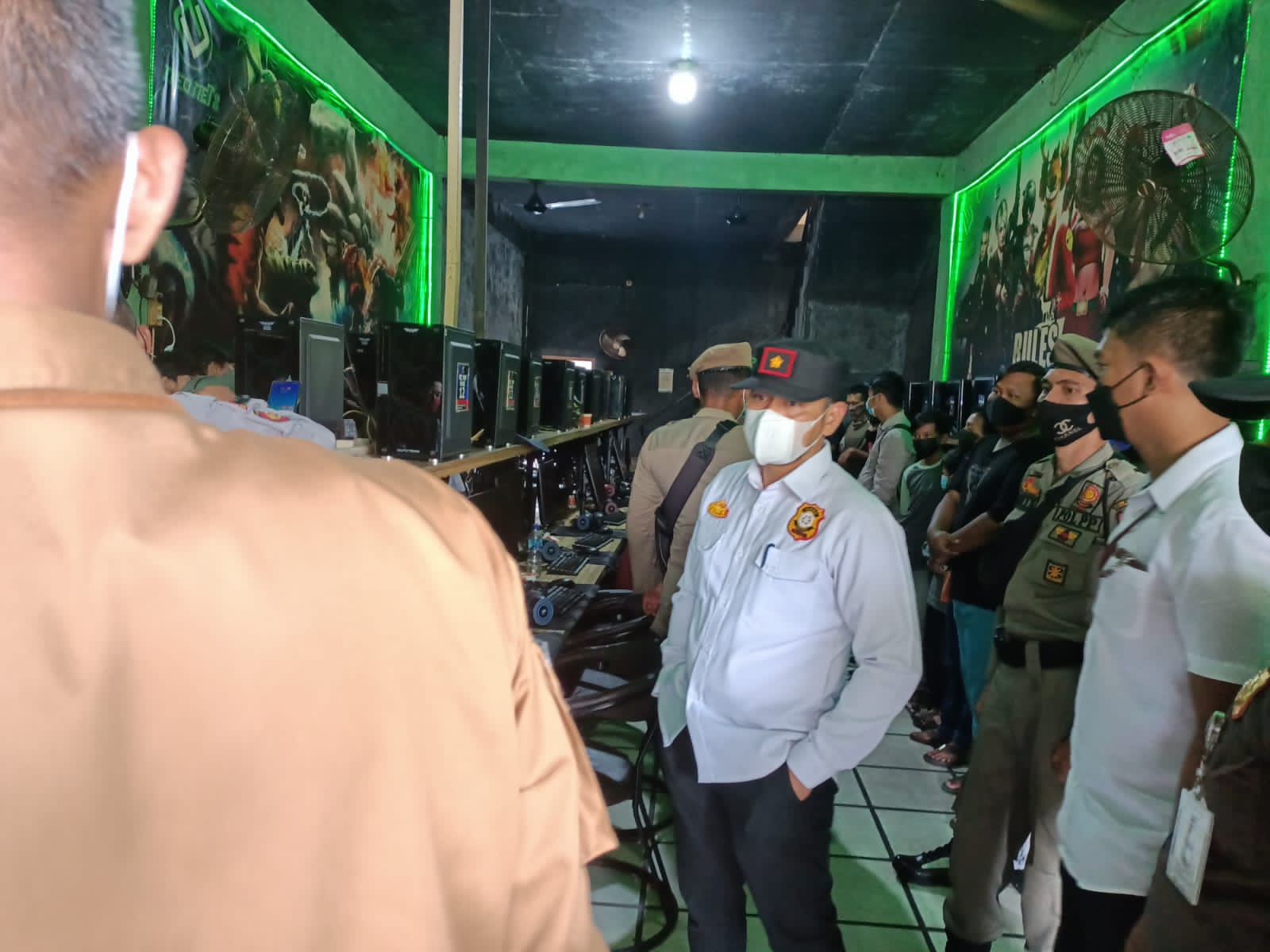 Satpol PP Bakal Tindak Pelaku Usaha yang Abaikan Surat Edaran Wali Kota