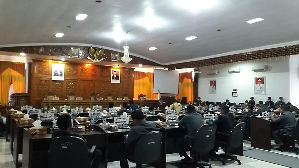 Paripurna DPRD Kuansing Usulkan Pemberhentian Mursini-Halim