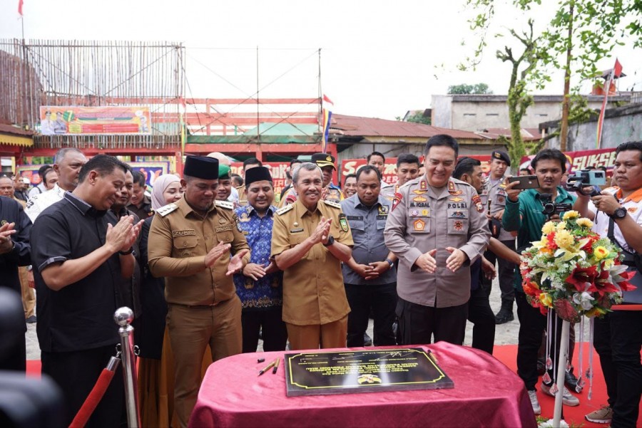 28 Perusahaan Dapat Penghargaan Taat Pajak dari Gubernur Syamsuar