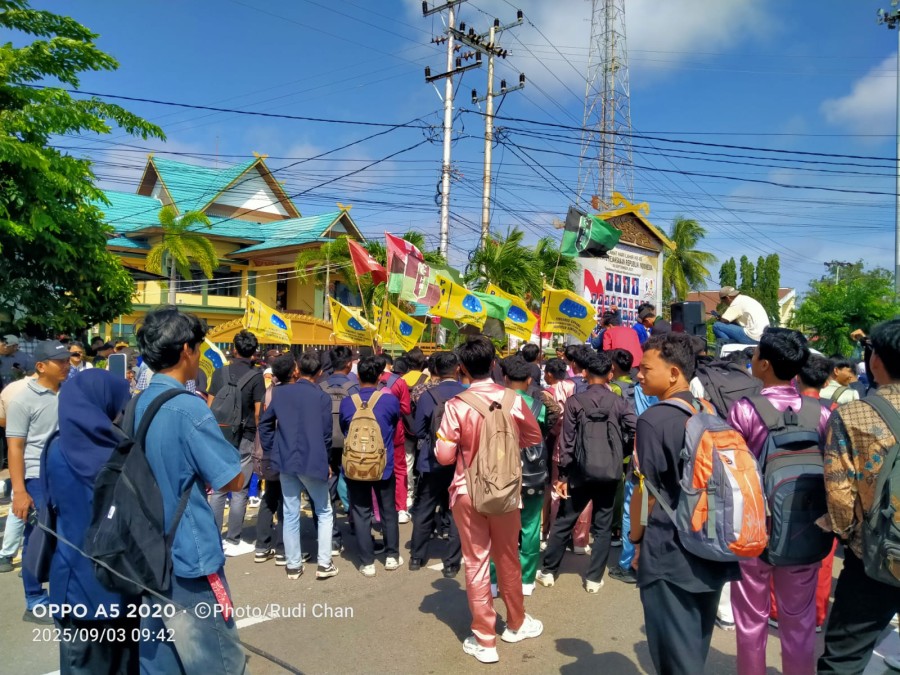 Mahasiswa Desak DPRD dan Pemda Tuntaskan Masalah Roro