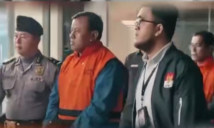 Jadi Tersangka Suap Jabatan, Bupati Kuansing Langsung Ditahan di Rutan KPK