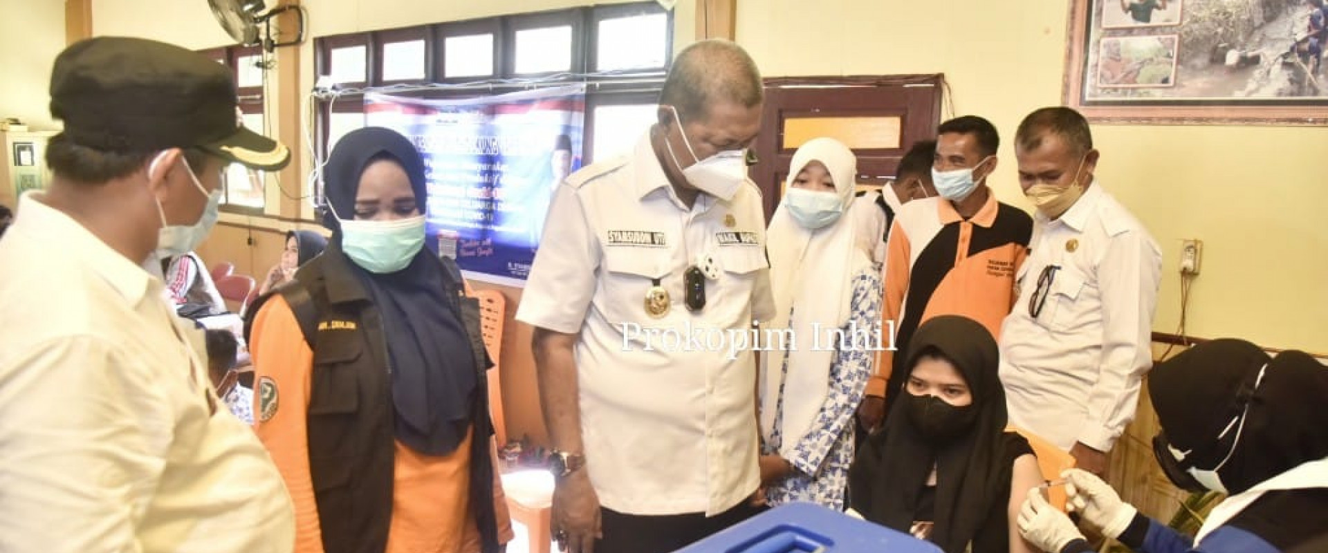 Peninjauan Pelaksanaan Vaksiinasi di Sungai Intan oleh Wabup Inhil